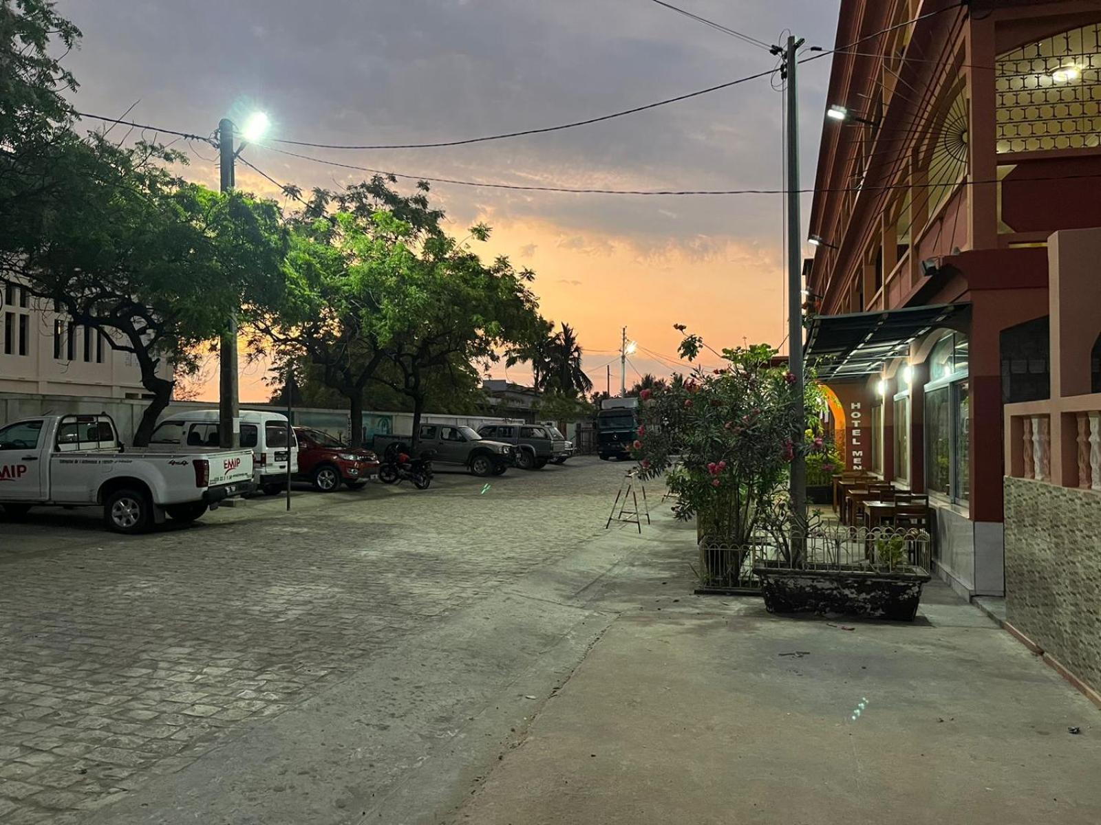 Hotel Menabe Morondava Exterior photo