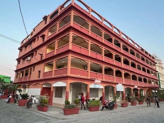 Hotel Menabe Morondava Exterior photo